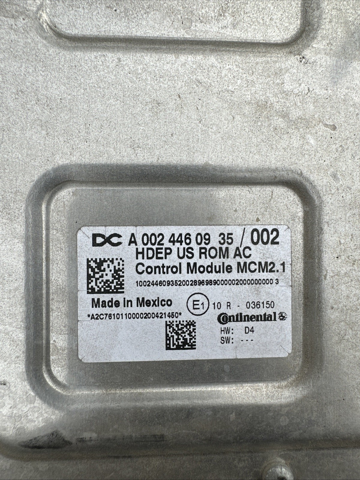 GENUINE: 2021/.A 002 446 09 35 / 002 Freightliner Cascadia ENGINE CONTROL MODULE