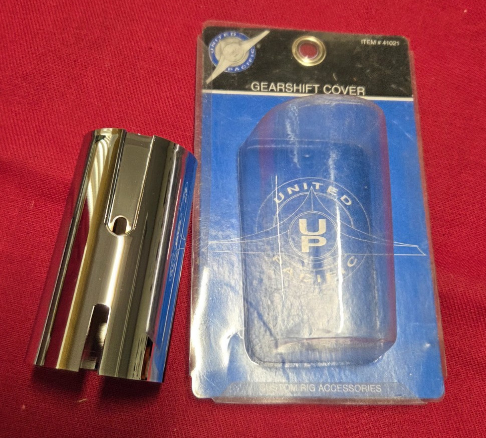 UNITED PACIFIC CHROME PLASTC EATON FULLER GEARSHAFT COVER # 41021