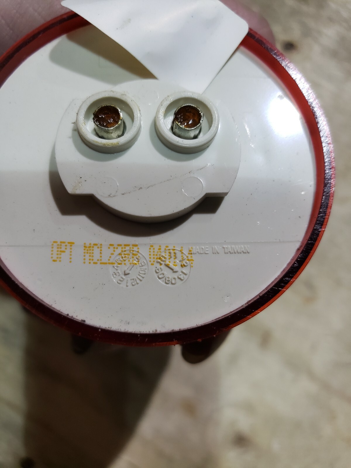 QTY of 2}}}Optronics MCL23RB Marker Clearance Light Beehive Red 2.5” Submersible