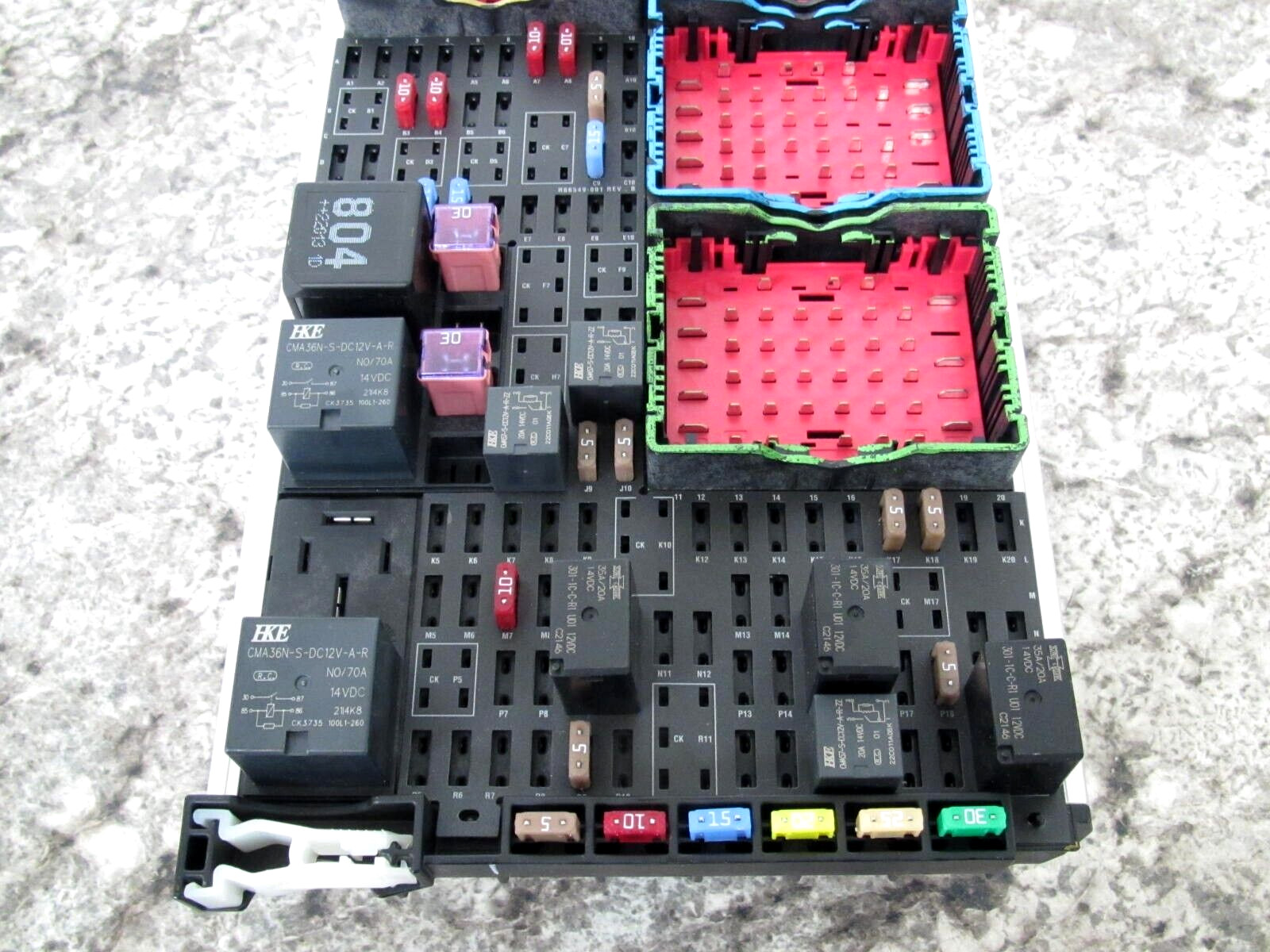 New OEM Paccar P27-1297-0101 Kenworth / Peterbilt Semi Truck Cab Fuse Box Assy