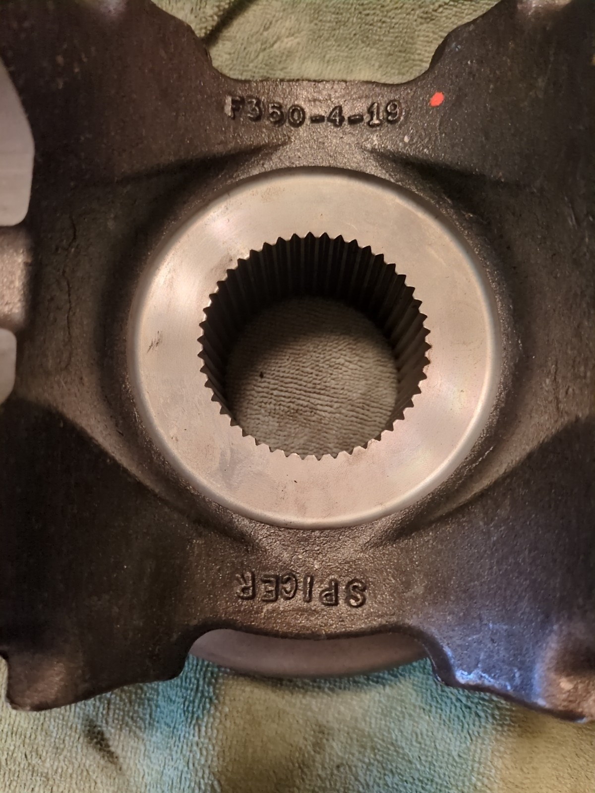 Dana Spicer Volvo #22278415 A1CV End Yoke 350-4-61-1X