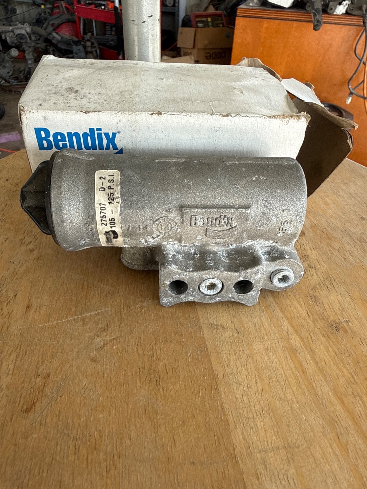 Bendix D-2 Reman Air Governor Valve OEM Part # OR275491X – Free Shipping
