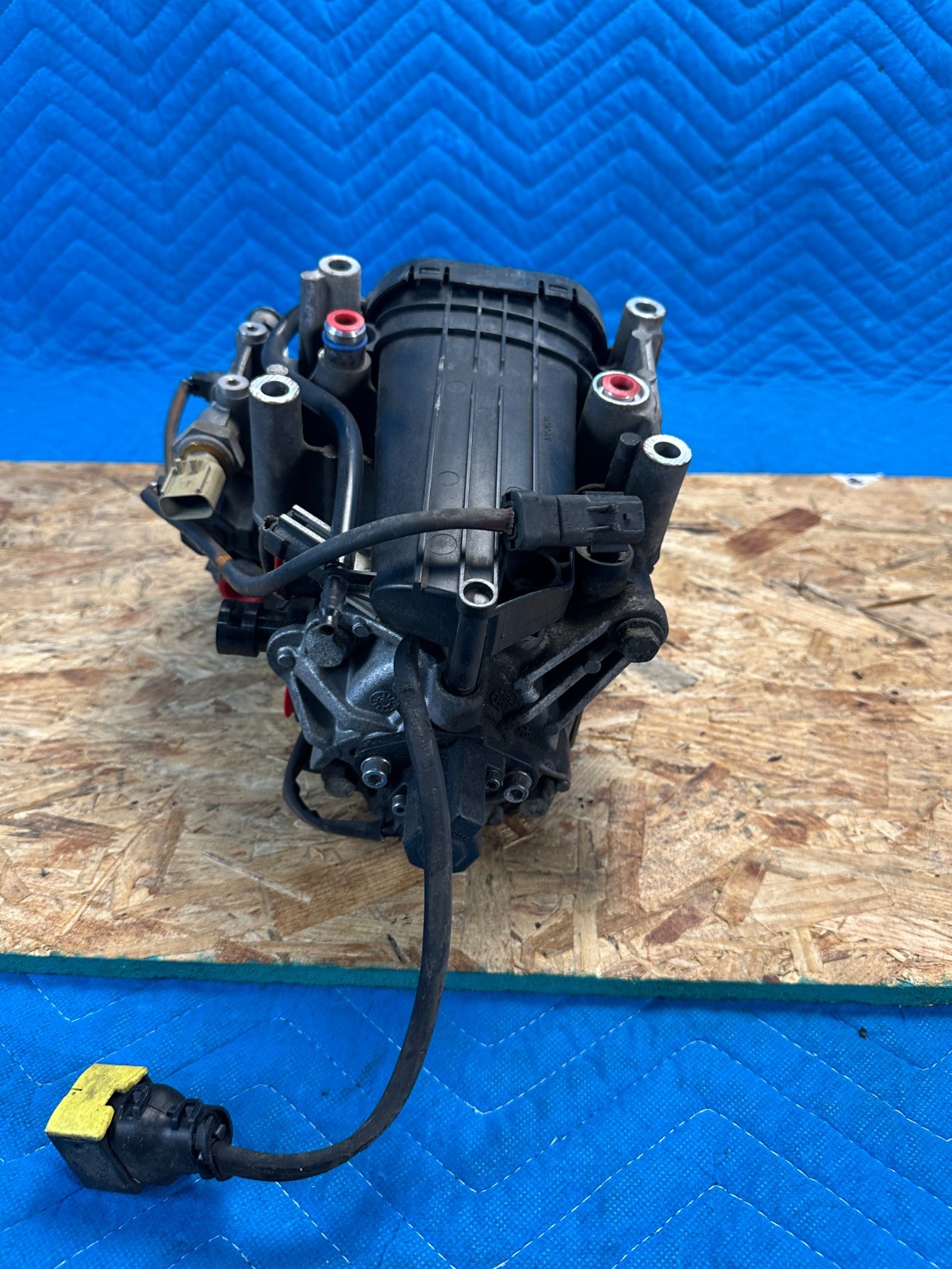 OEM Kenworth T680 Paccar MX-13 Engine Fuel Filter Assembly 2020