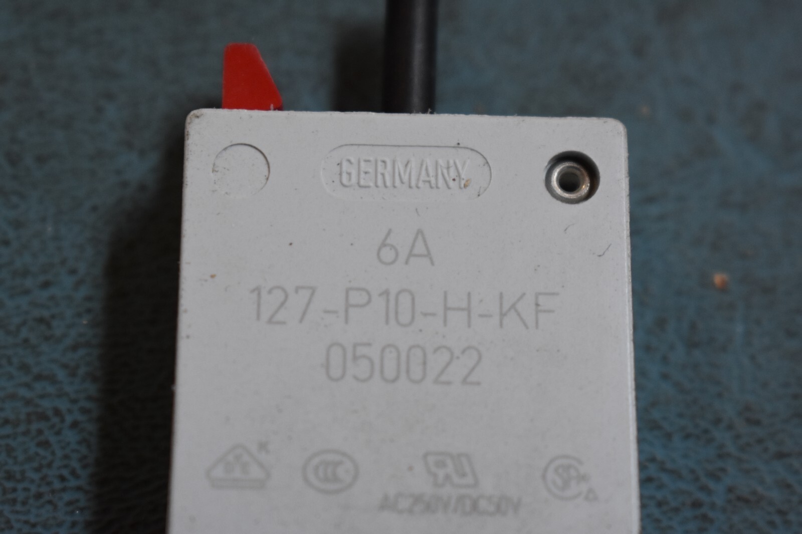 E-T-A ETA 127-P10-H-KF-6A 250V AC 28V DC Circuit Breaker Resettable 6 Amp NOS