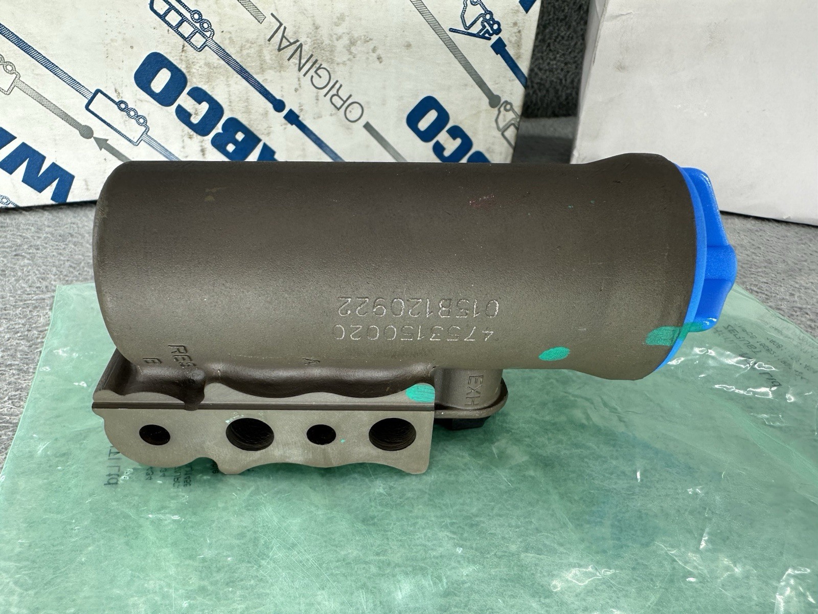 WABCO 432-470-920-2 S4324709202 – GENUINE Air Governor Valve Plus Kit C4