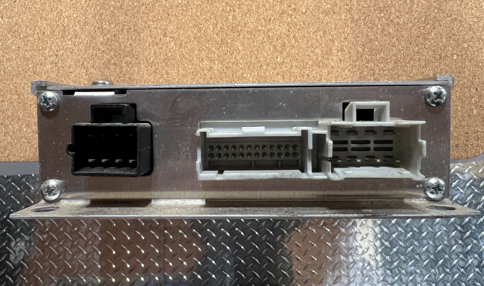 Western Star Trucks 4700 Cab Control Module CECU – Surplus 06-75168-000