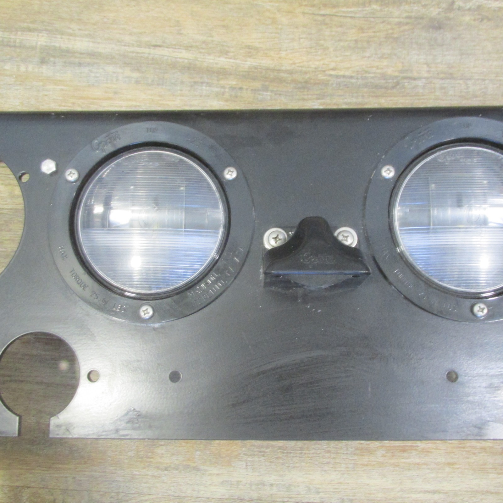 PACCAR A11-2264A TAIL LIGHT PANEL ASSEMBLY WITH GROTE BACK UP & LICENSE LIGHTS
