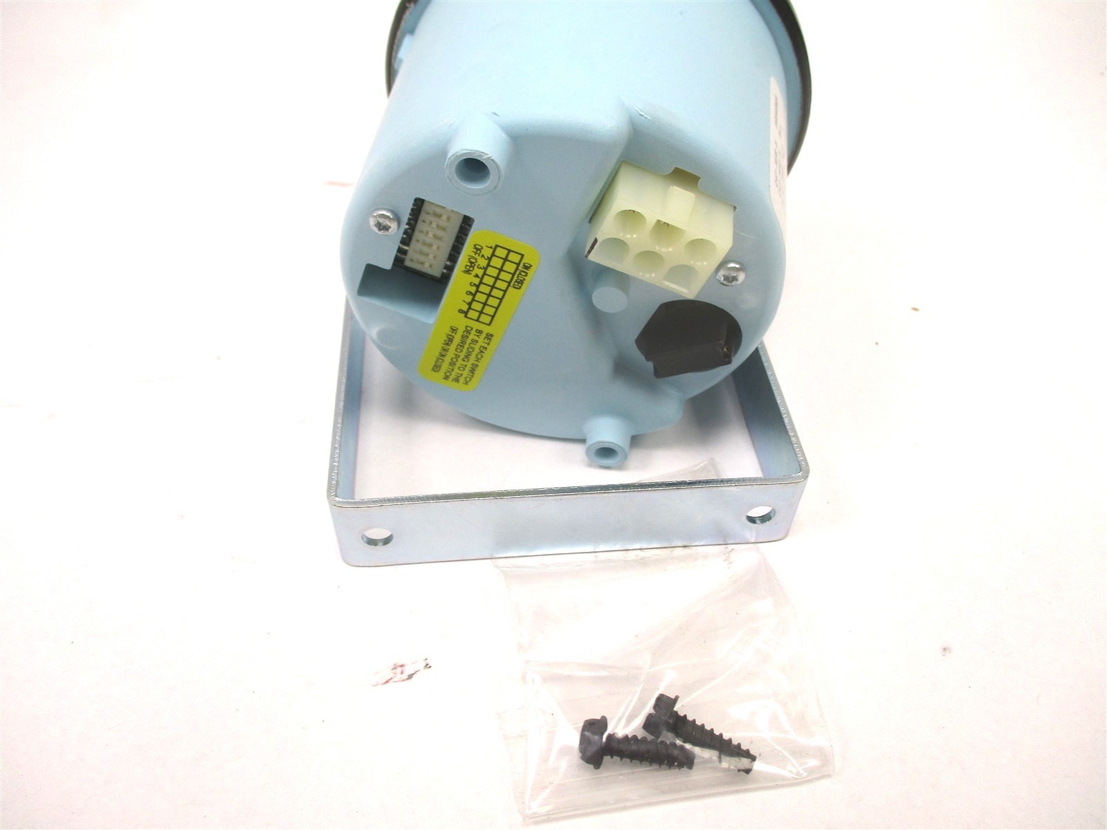 Q43-1018-5 NEW PACCAR ELECTRIC TACHOMETER + HOURMETER GAUGE 3″ KENWORTH