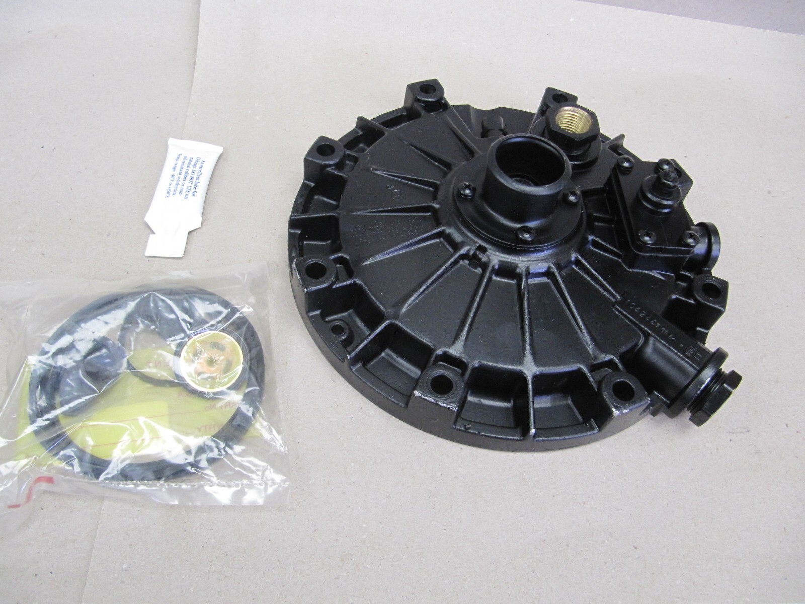 Bendix Bepco 065044X Reman AD4 Air Drier Reman End Cover Service Kit NOS