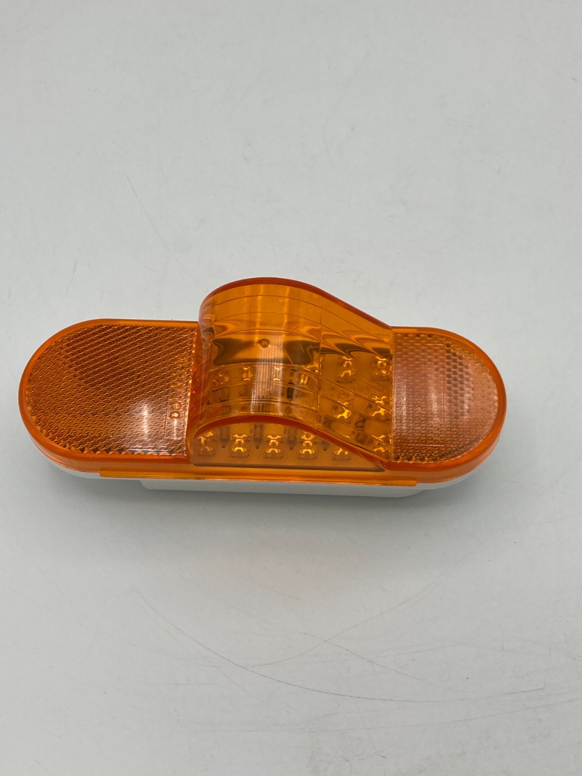 United Pacific 38920B Turn Signal Light Bulk, 18 Led, Mid Trailer, Amber