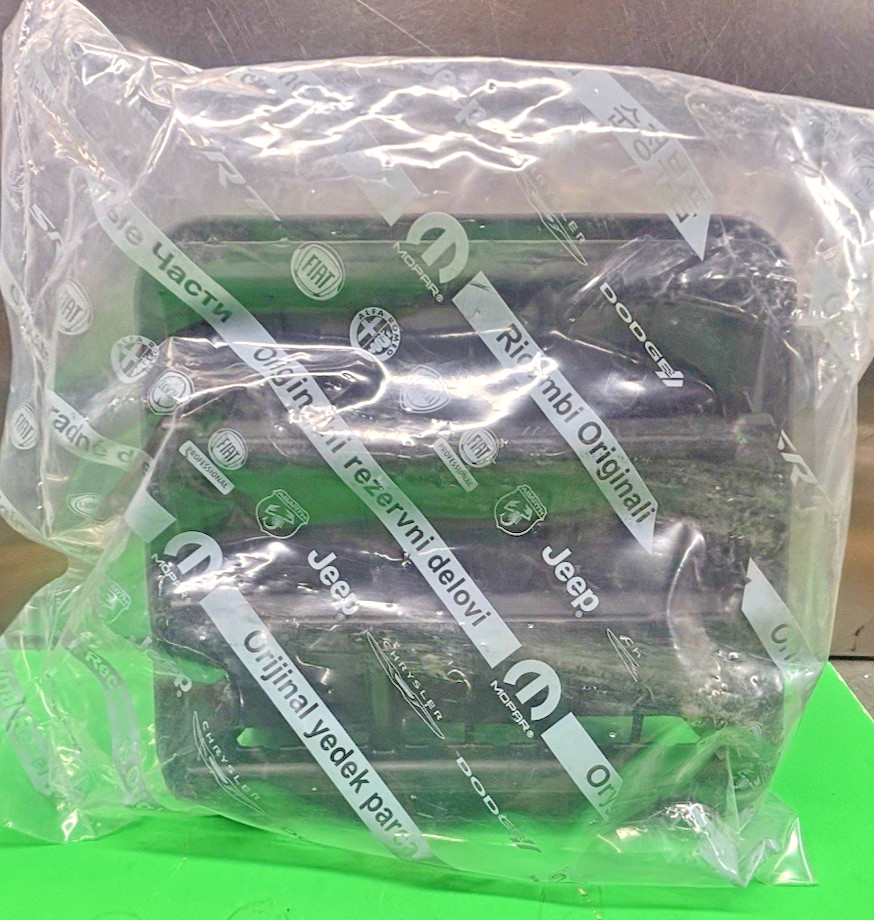 OEM MOPAR 68158062AA BODYSIDE APERTURE EXHAUSTER 12-2014 RAM 3500 4500 5500🚛FS
