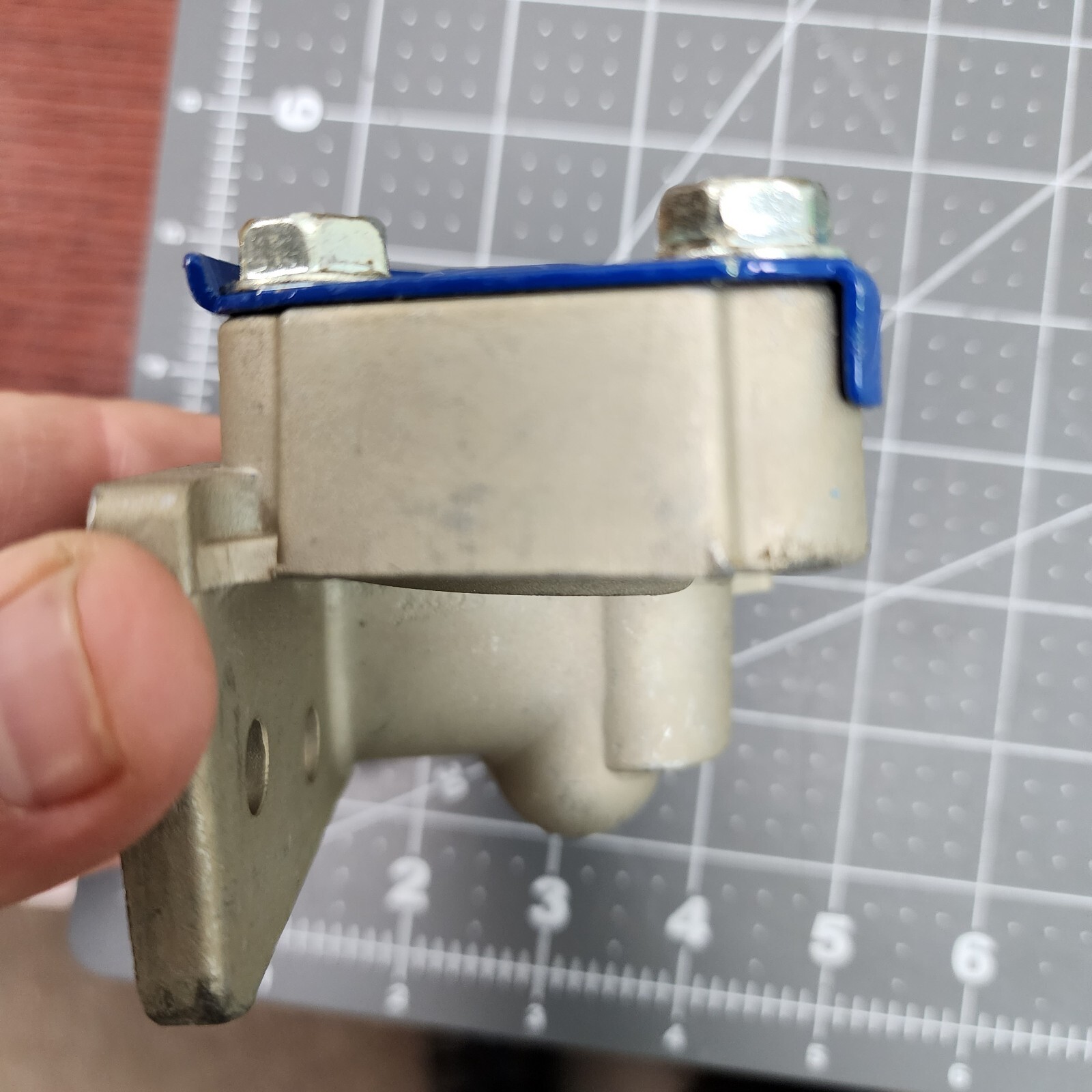 Haldex Midland Sloan Blue Angle Mount Hose Coupler (Gladhands)[B1S3]