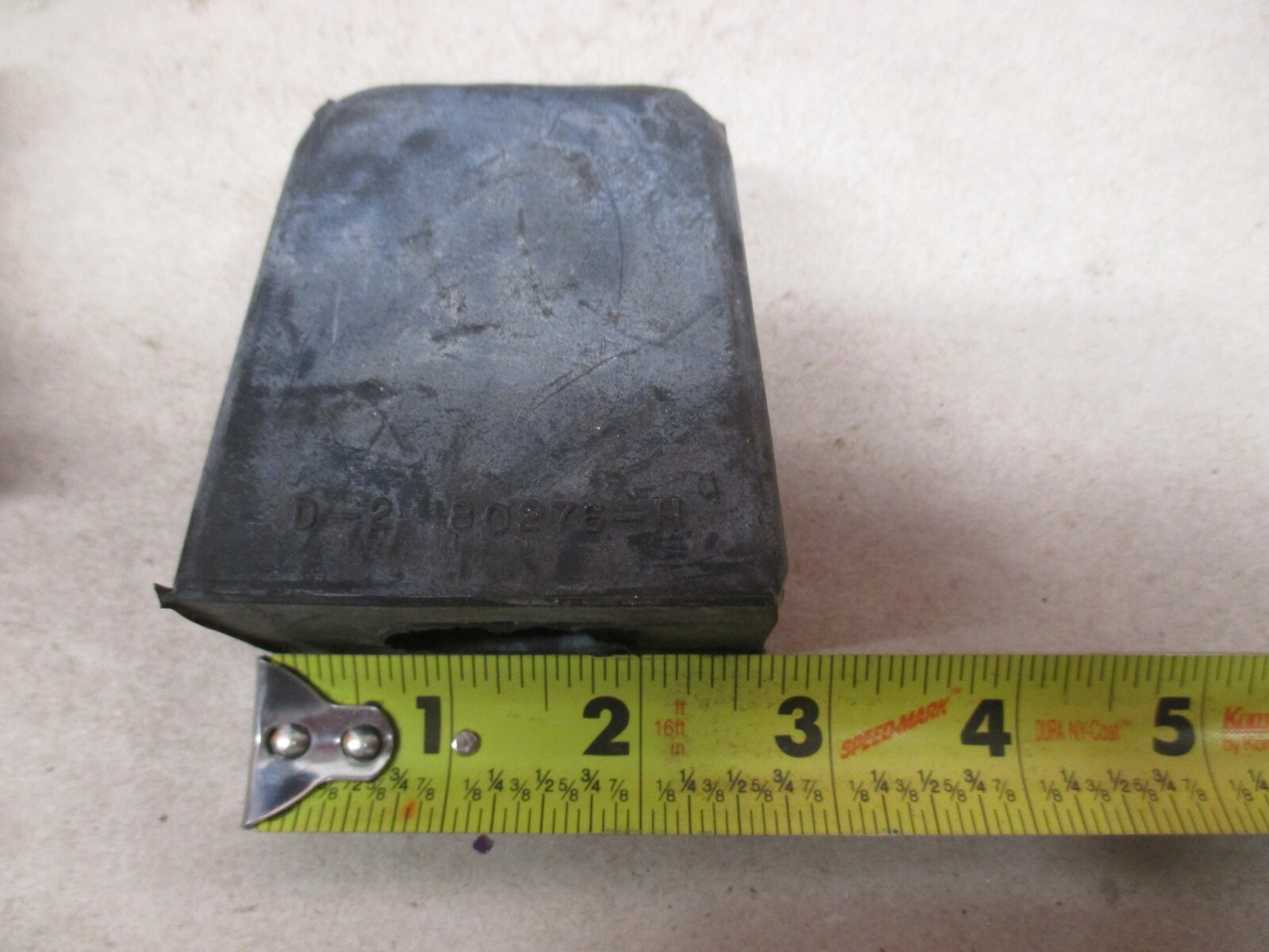 INTERNATIONAL D-2 80276-H RUBBER STOP/BUMPER LOT OF 3 PIECES TRUCK PARTS DT466