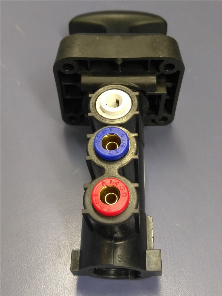 Volvo TRUCK Trailer Hand Brake Bendix Control Valve Part# Bendix TCS-9000