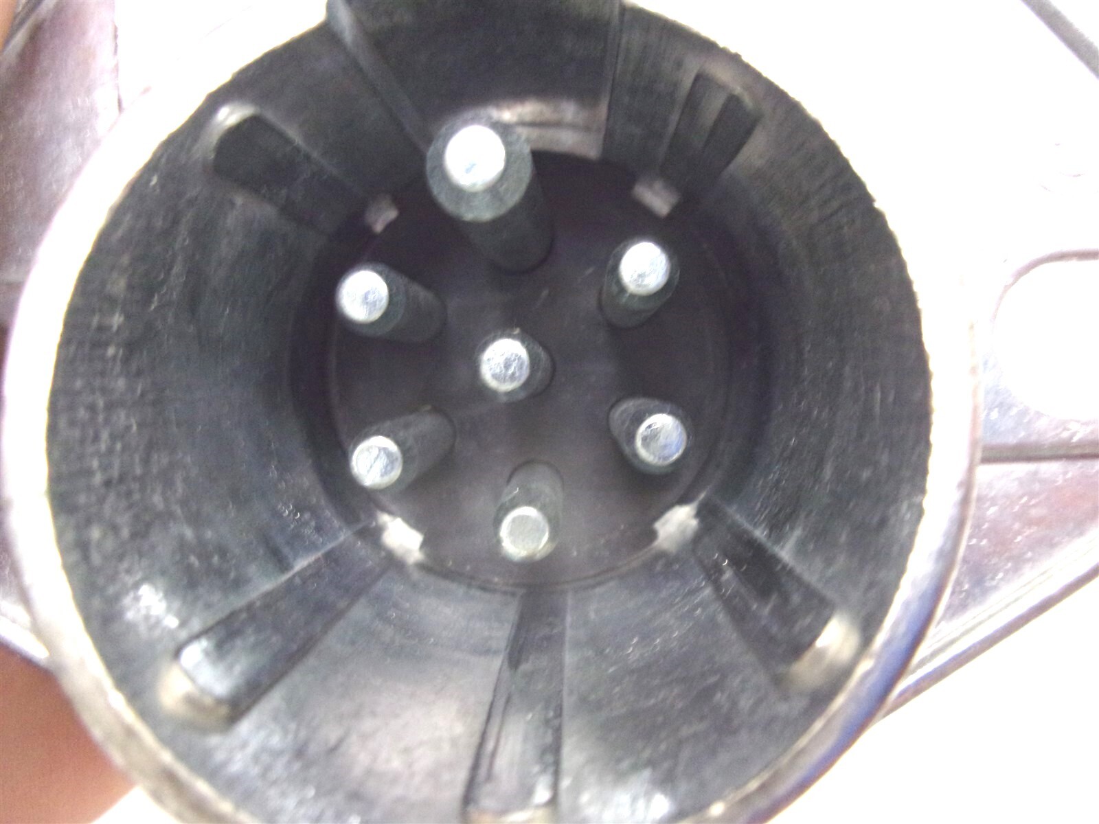 15-721 PHILLIPS 7-WAY SOCKET 2-HOLE WIRE INSERTION SOLID PIN ZINC DIE CAST J560
