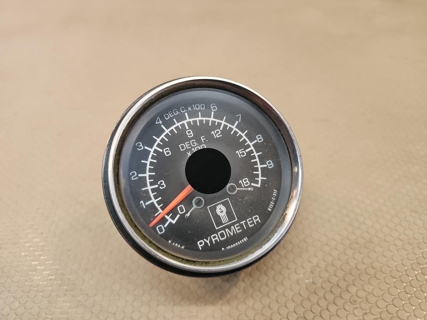 PACCAR OEM KENWORTH W900B 3″ PYROMETER GAUGE 0 – 1800°F w/ LOGO ~ K152-317