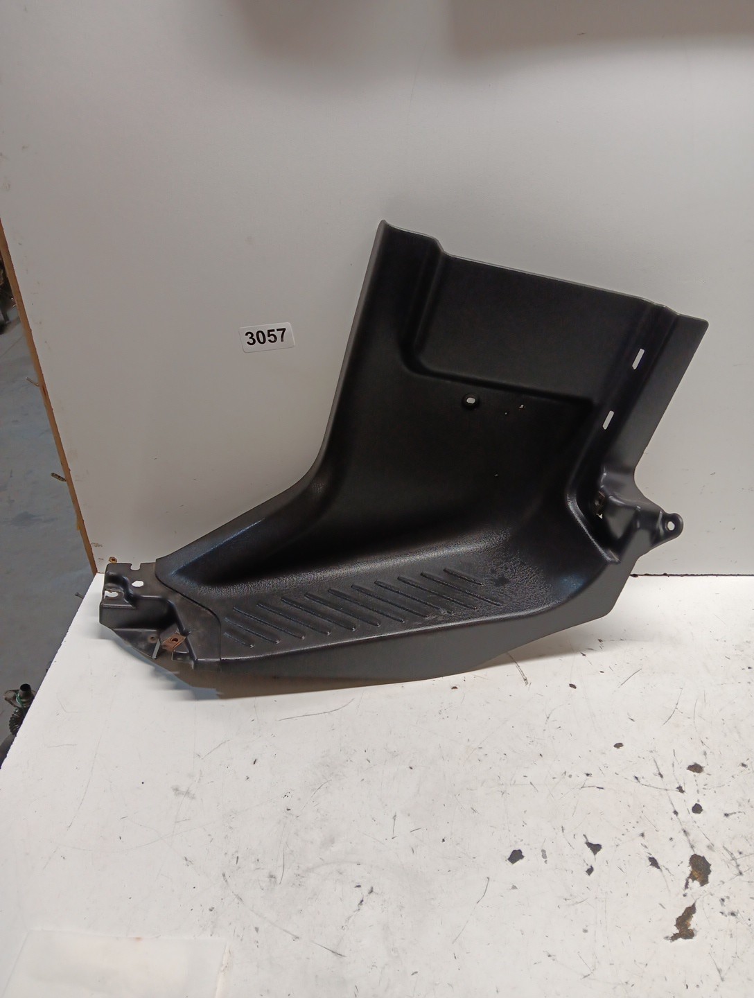 A18-53999-000 Body A Pillar Trim Panel for Freightliner, Item # 3057