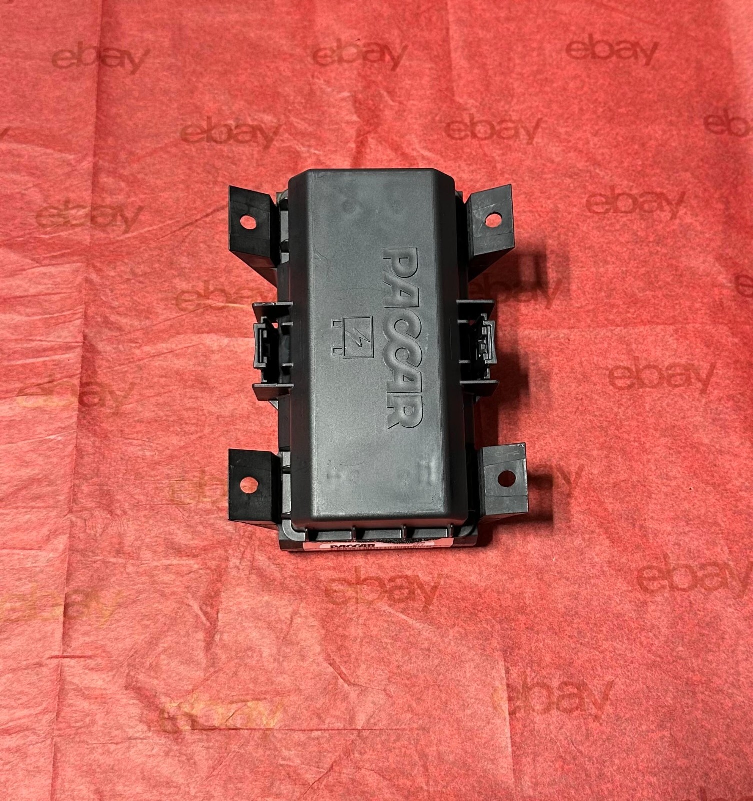 P27-1224-0120 Genuine Paccar Sleeper Fuse Assembly OEM – New