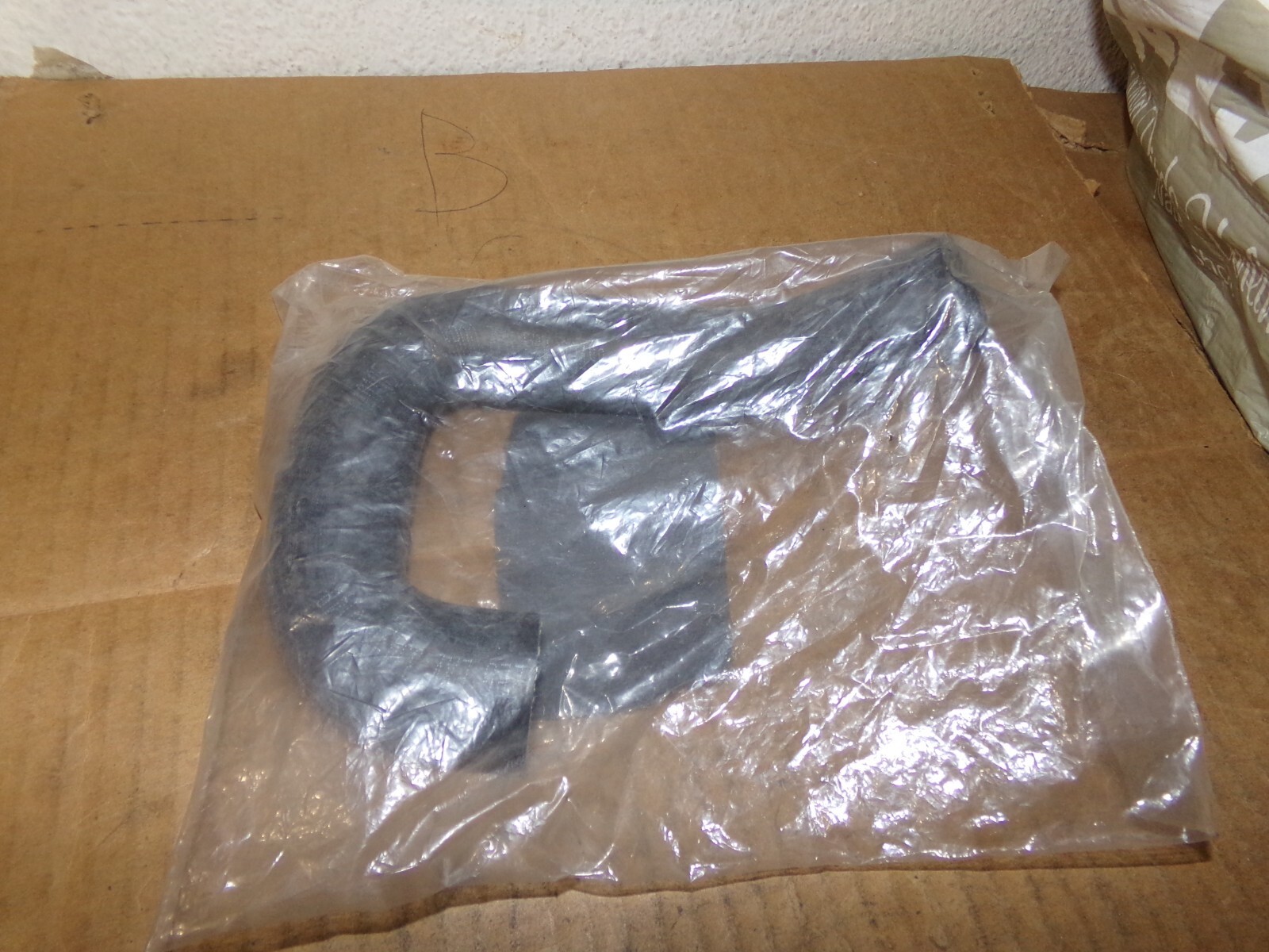 Gillig 82-11452-000 MOLDED HEATER HOSE Mohawk flyer Detroit Diesel *Fast Ship