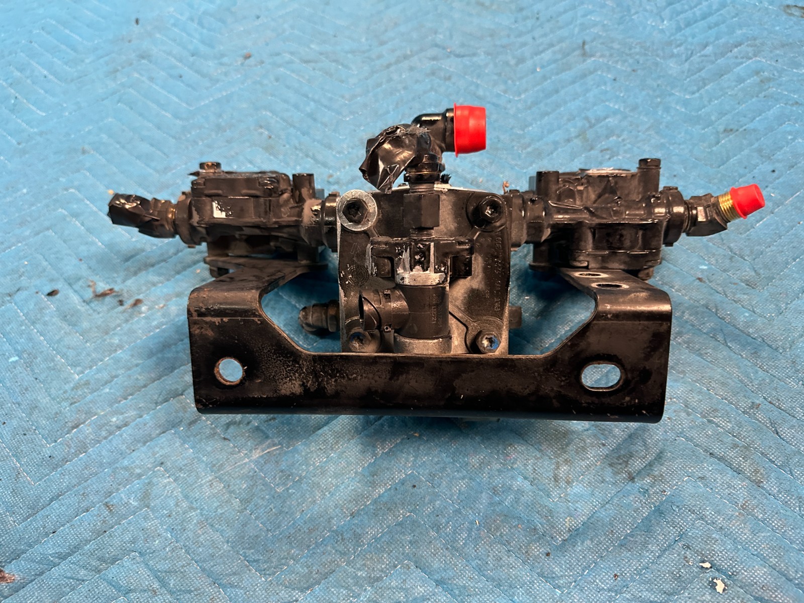 OEM Kenworth T680 Bendix Air Brake Relay Valve+2 M-40HF & Bracket 2022