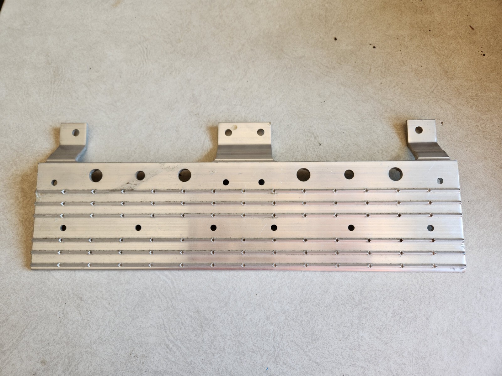 Freightliner 22-44401-000 Support, Side, Deck Plank 2 Tread