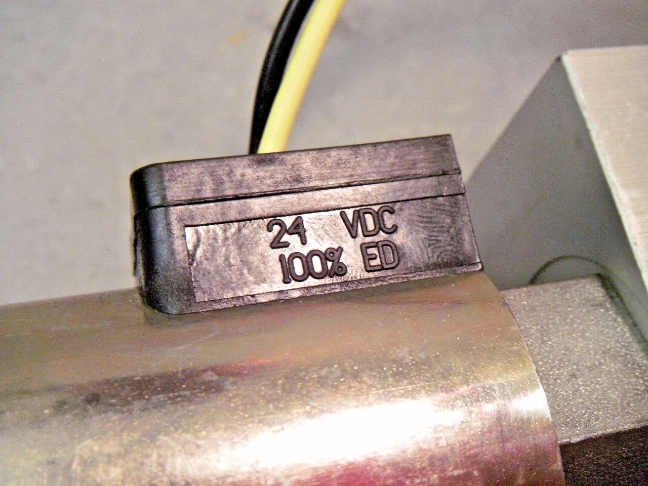 Sauer Danfoss TYC220211 Hydraulic 3Way Valve Lisk 24VDC Solenoid Comatrol CP5211
