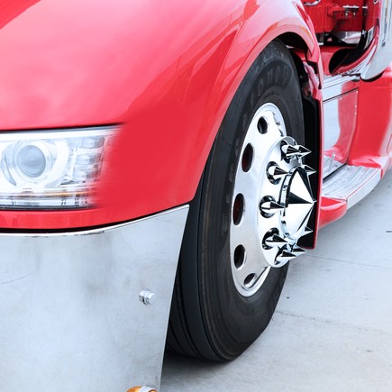 United Pacific 10768B Wheel Lug Nut Cover 1 1/8″ X 2 13/16″, Chrome, Plastic, Sp