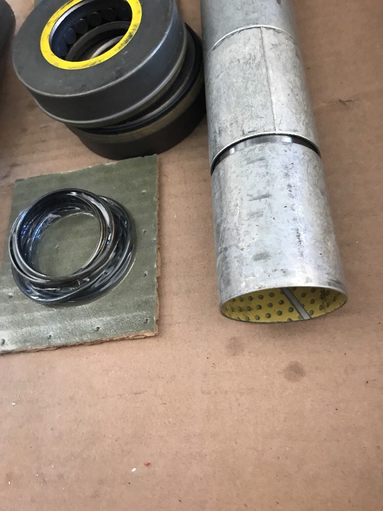 FAK5455 New OEM International King Pin Set