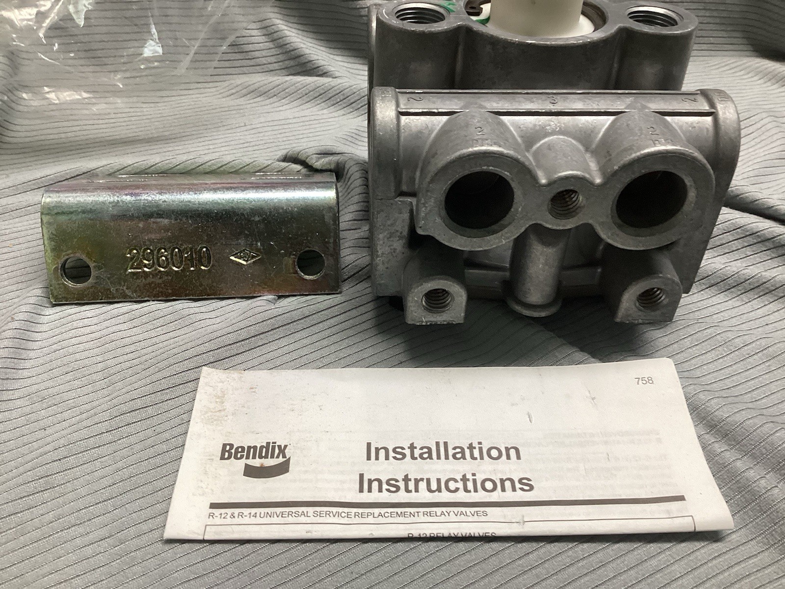 Volvo Truck Bendix 21103023 Relay Valve