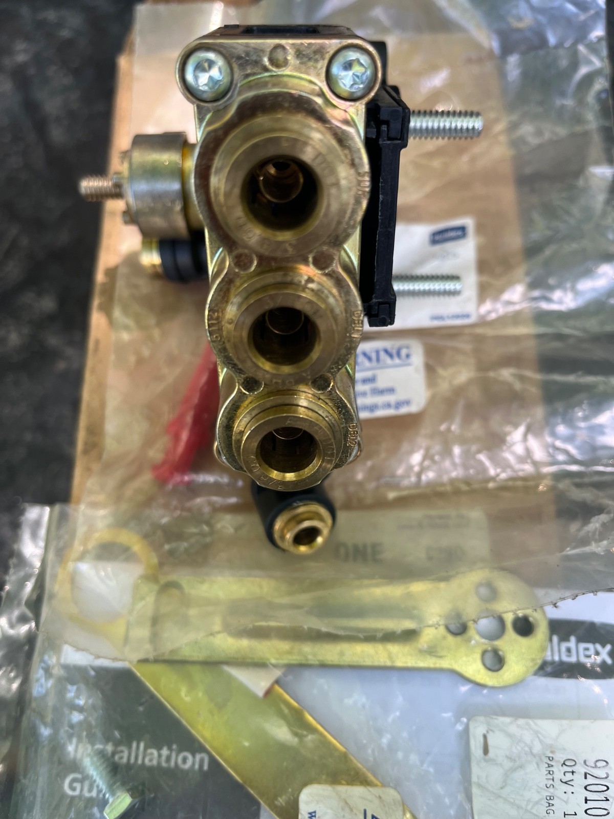 2 HALDEX 90555274 Suspension PR Self-Leveling Valve,Dump 3Port