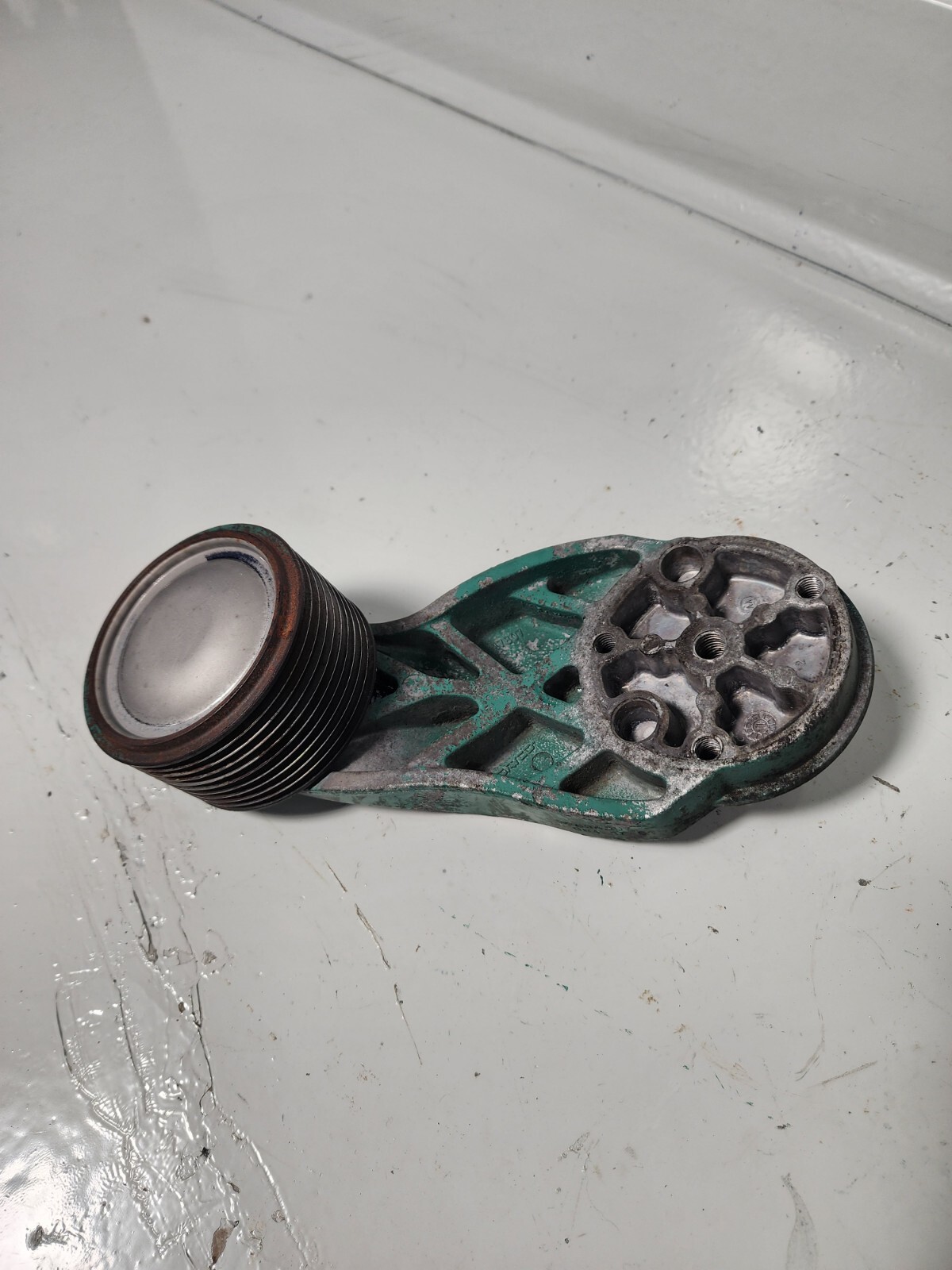 Genuine Volvo D13/ Mack Mp8 Oem 22696301 Water Pump BELT Pulley