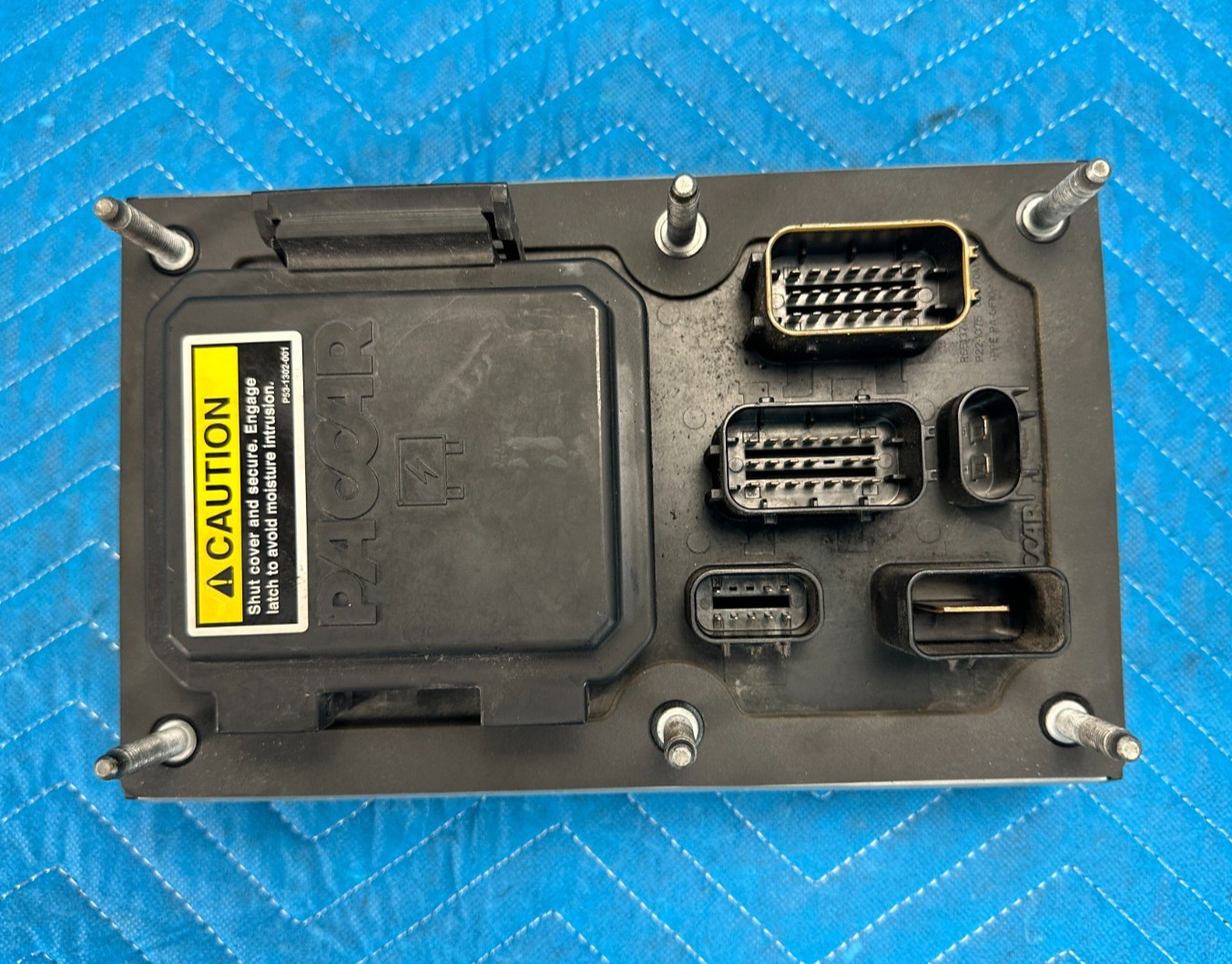 Kenworth T680 Paccar Fuse Box Assembly P27-1297-0101 2023 OEM