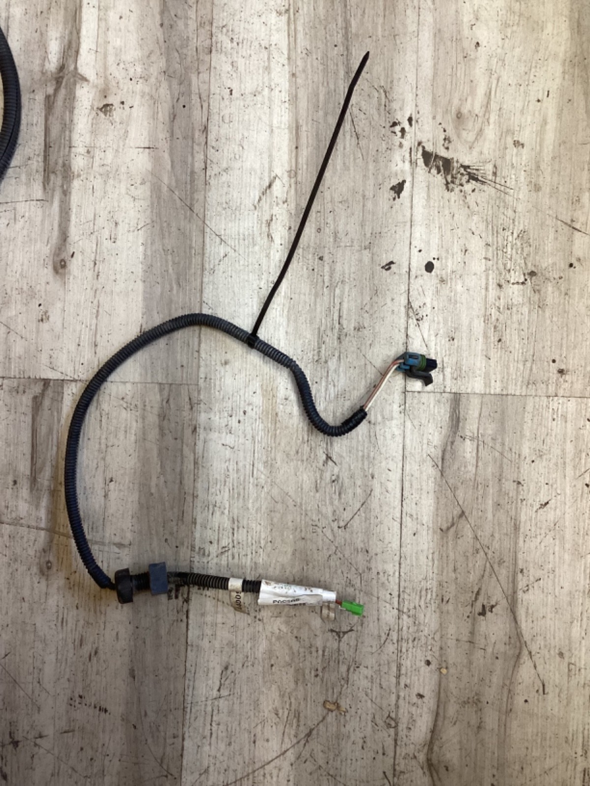 Used PACCAR Flood Light Pedestal Pass Thru Harness
