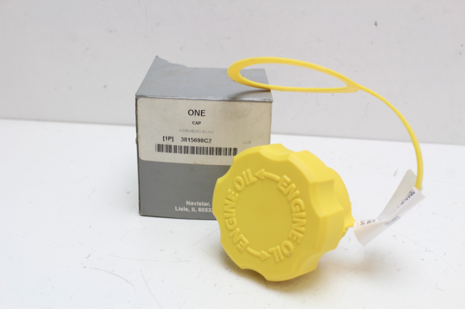 Genuine OEM INTERNATIONAL OIL CAP 3815698C2
