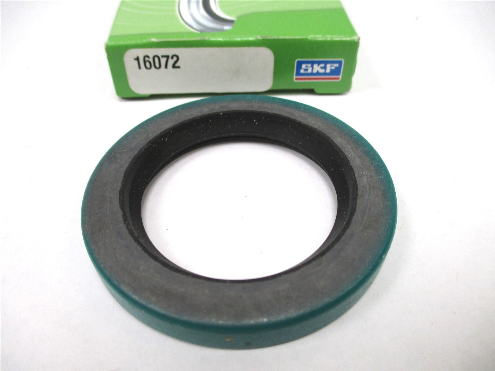 16072 NEW SKF RADIAL SHAFT OIL SEAL CR