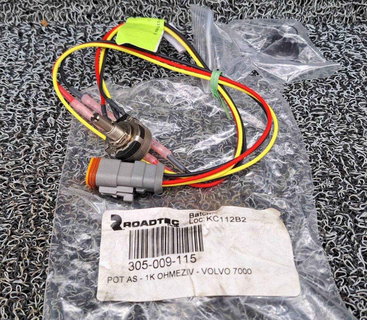 Roadtec 305-009-115 Pot As 1 K Ohm EZIV for Volvo 7000. (53C3-1000-S)