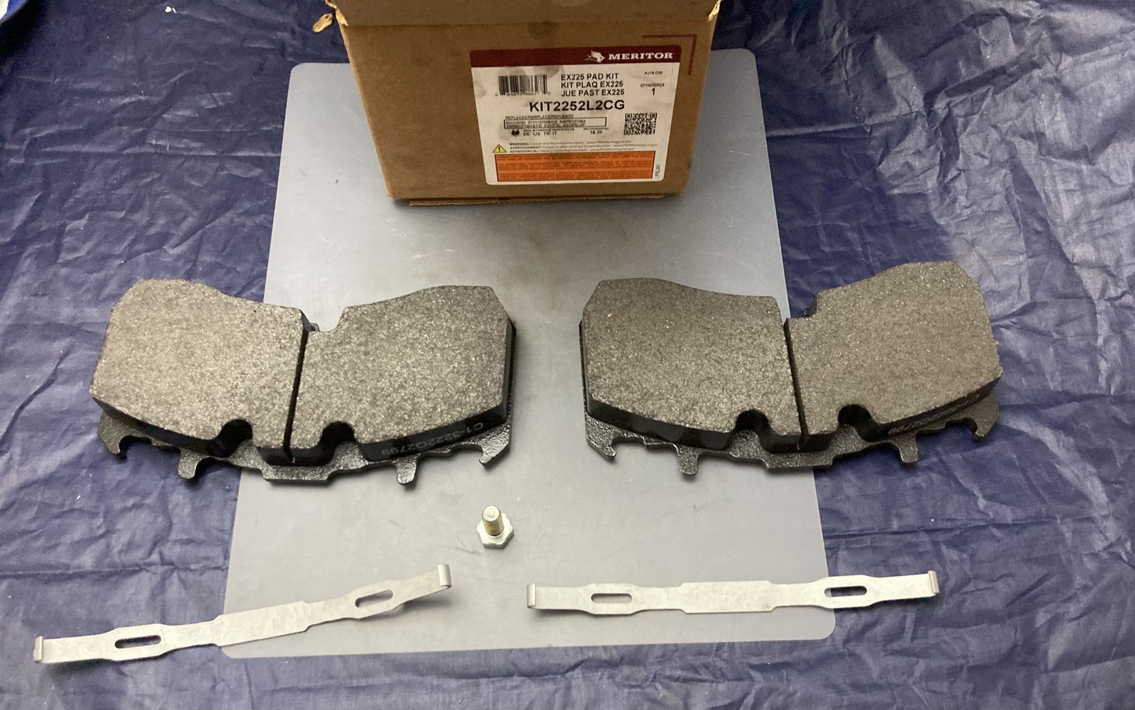 Meritor KIT2252L2CG Disc Brake Pad Set New Genuine