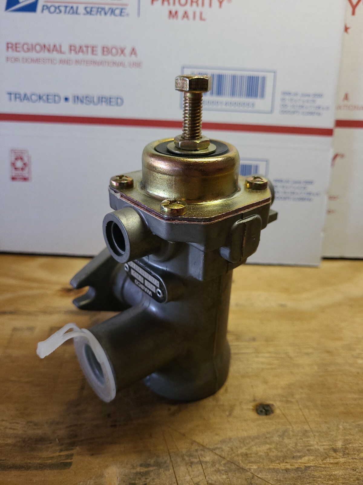 4750100110 ..Wabco Pressure Limiting Valve…NEW..NO FACTORY BOX..SEE PHOTOS