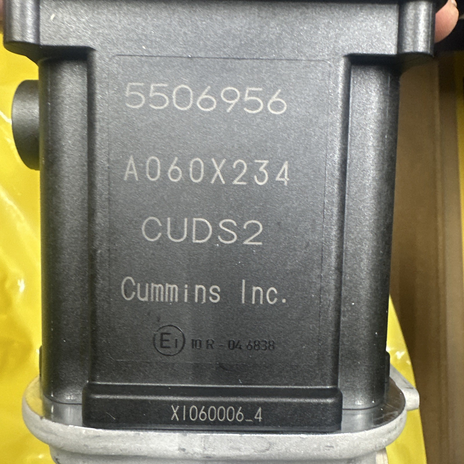 Genuine OEM Paccar 2208766PRX DEF Pump Kw Pb New 2208766