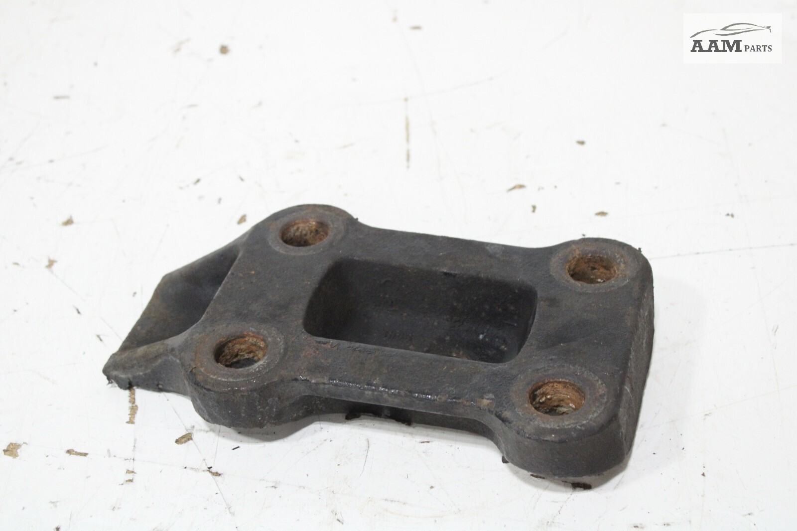2018-2023 FREIGHTLINER CASCADIA REAR RIGHT SIDE RETAINER SUPPORT U BOLT OEM