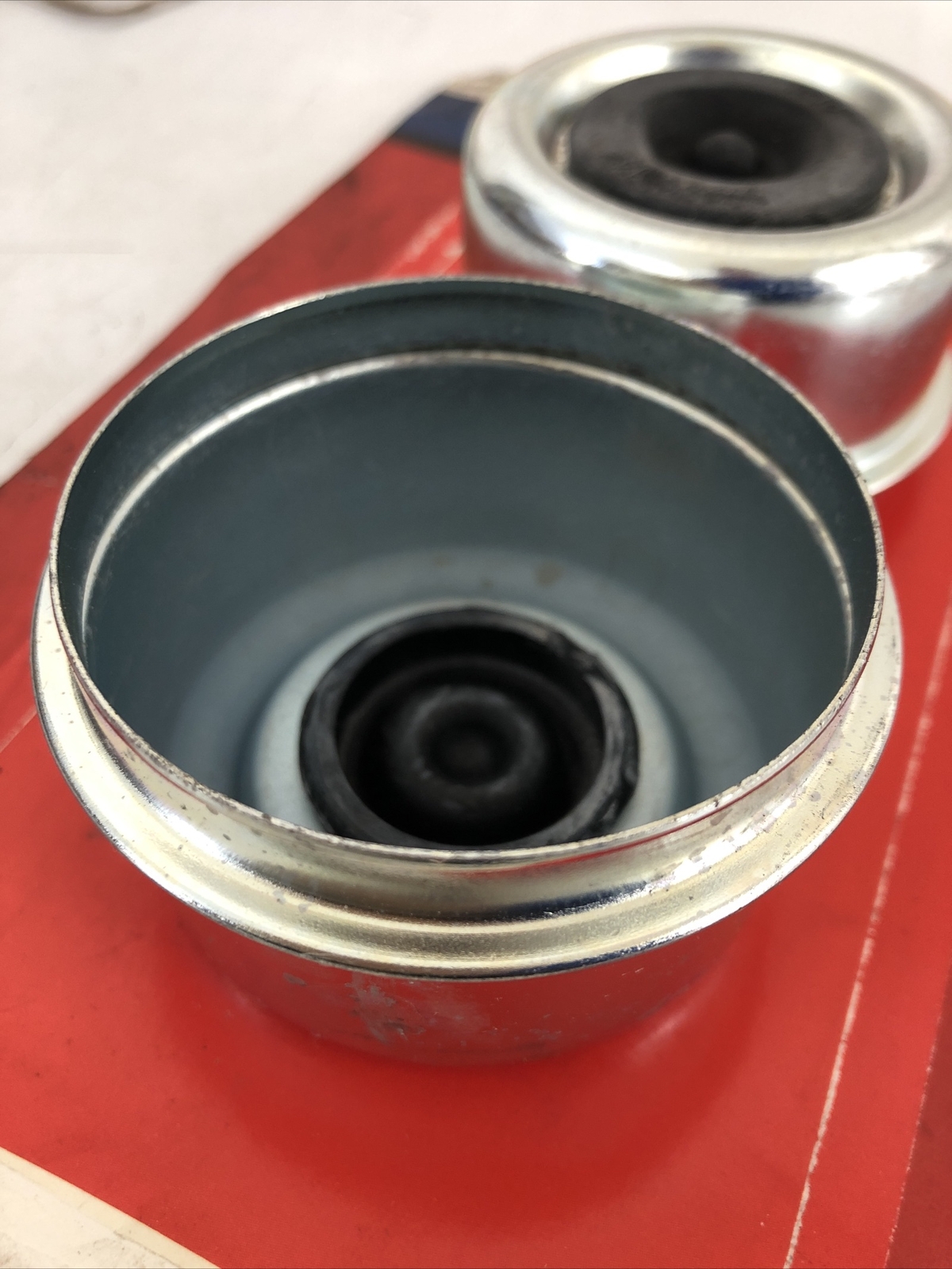 NEW REDLINE RG04-080 GREASE CAP 2.44″ OD ZERK LUBE DRIVE IN WITH PLUG – 2 Pack
