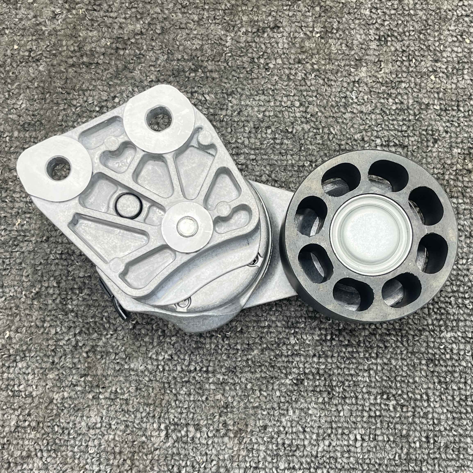 A/C Belt Tensioner 23669027 21454379 Fits For Volvo D13 Engine Strong Truck USA