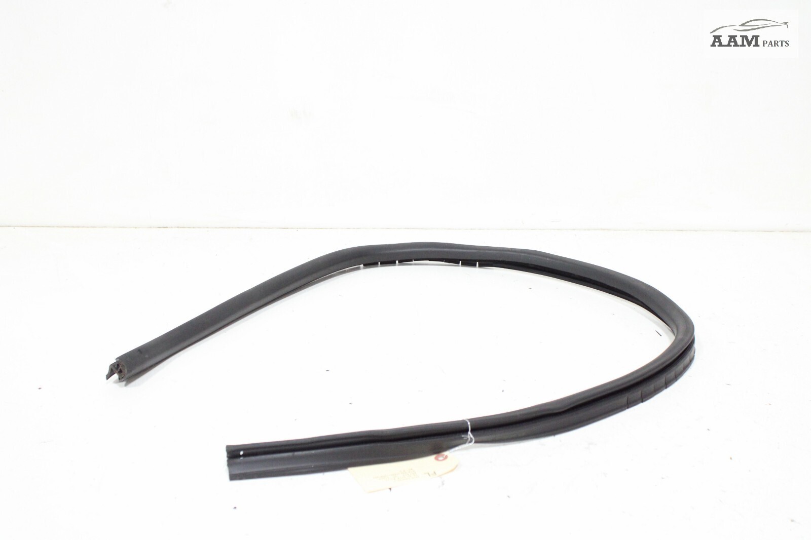 2018-24 FREIGHTLINER CASCADIA FRONT LEFT WEATHERSTRIP SEAL 18-670991-004 OEM
