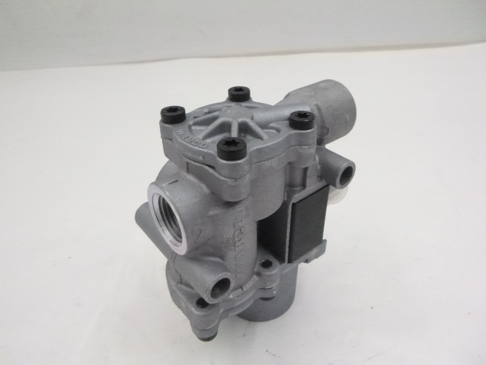 Wabco 4721950520 ABS Solenoid Modulator Valve For Volvo 85129020