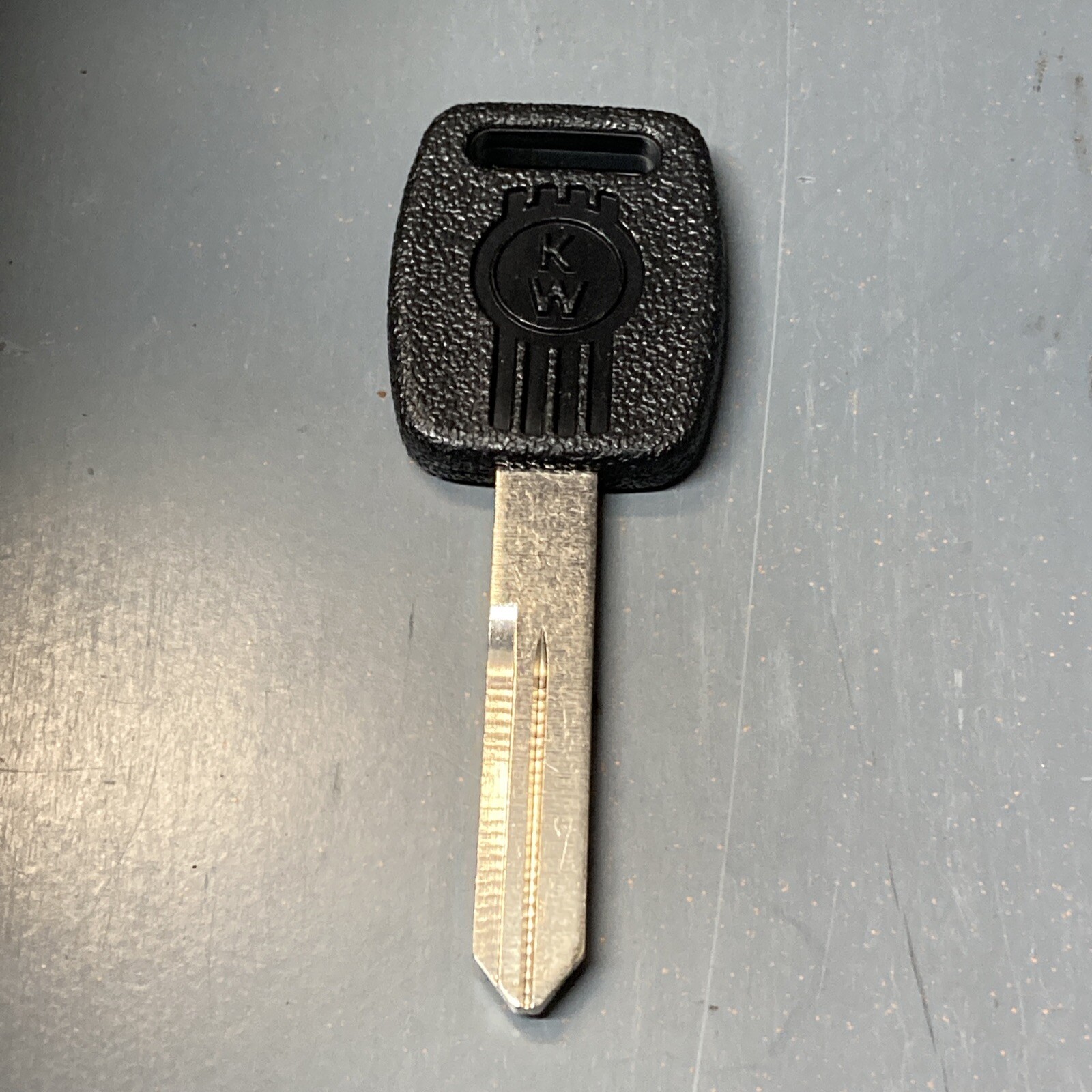 BRAND NEW ORIGINAL KENWORTH LOGO LONG KENWORTH UNCUT BLANK TRUCK KEY 520030BLANK