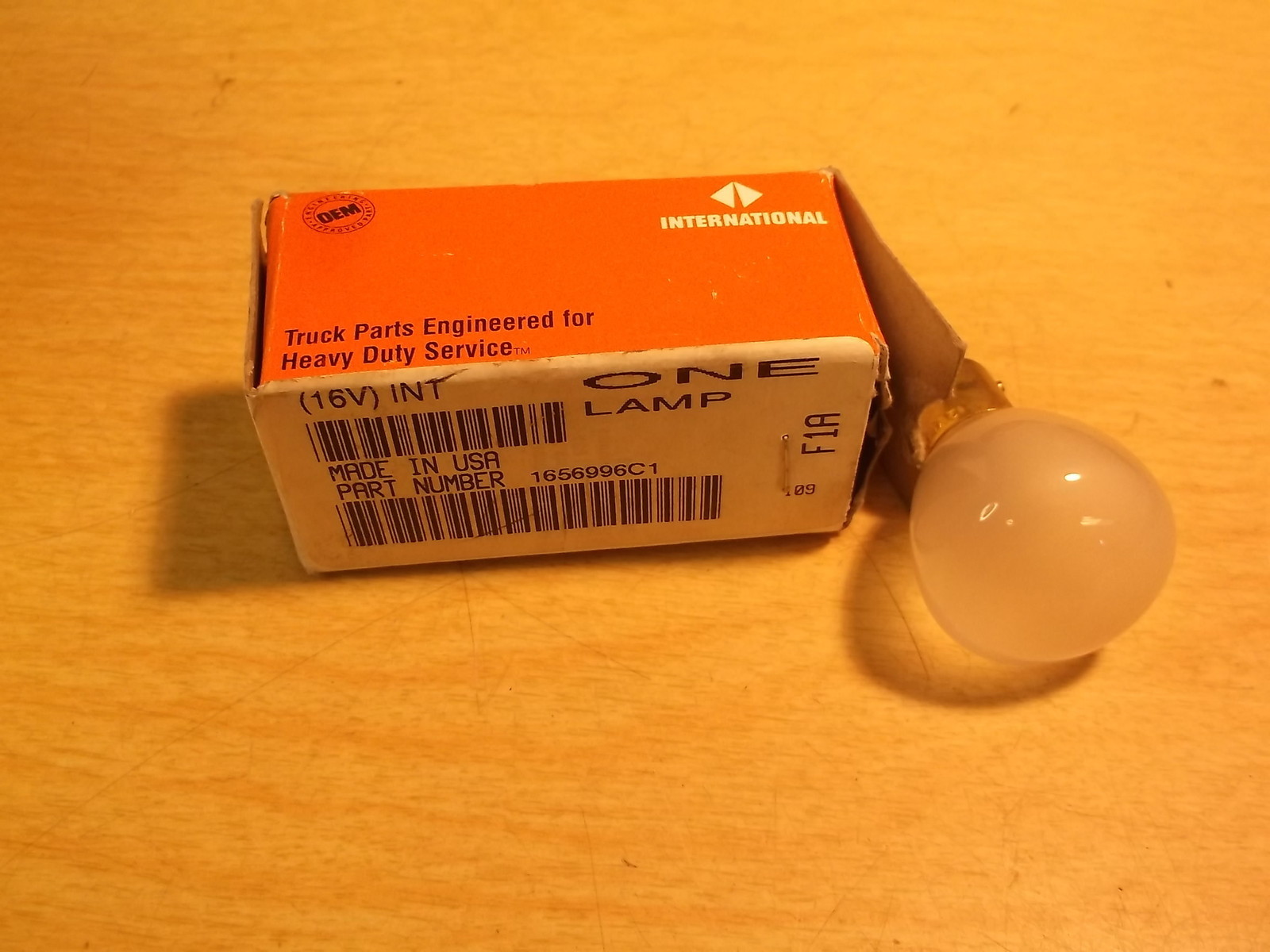 NEW Navistar International 12V Incandescent Bulb 1656996C1 *FREE SHIP*