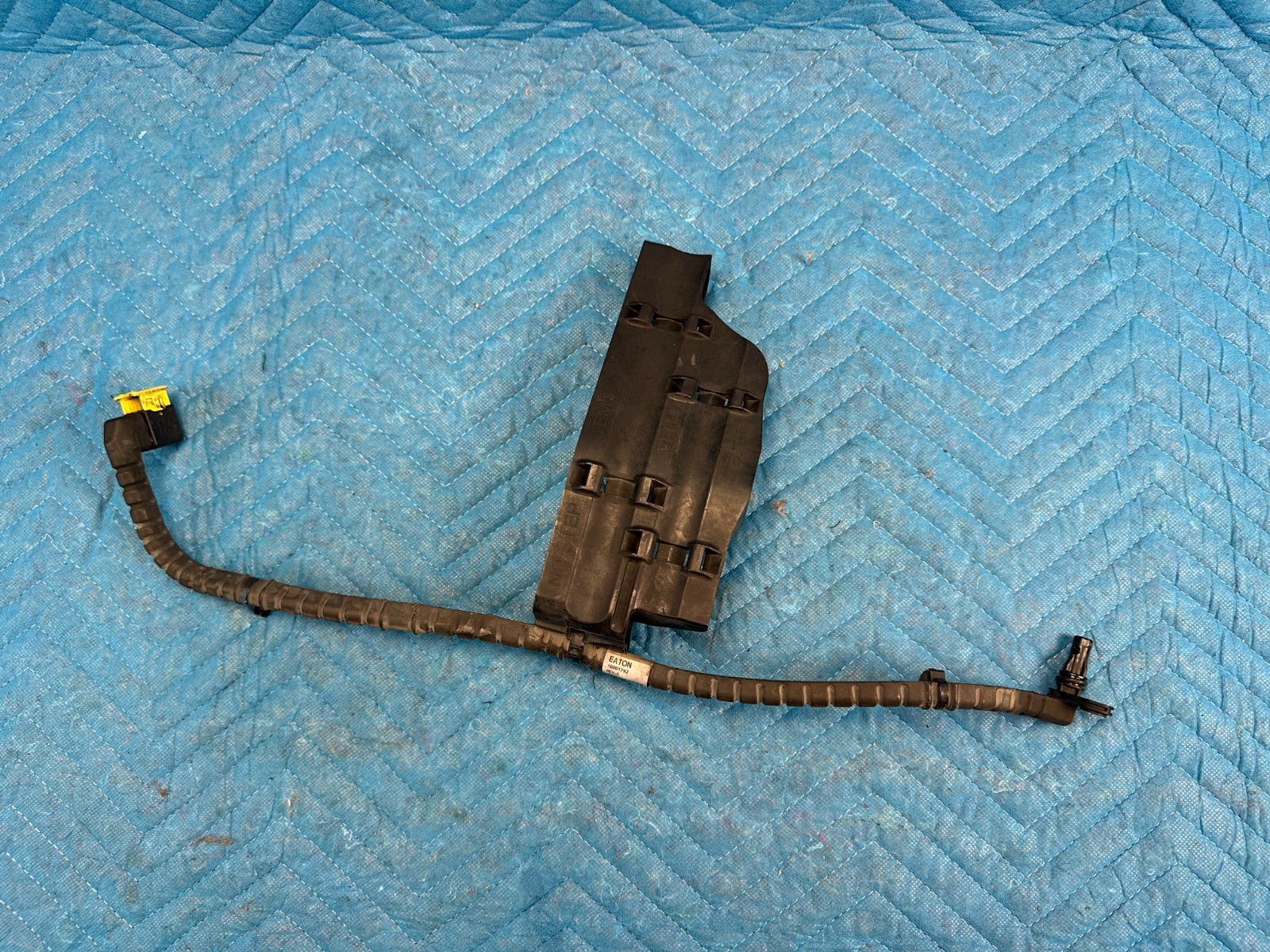 OEM Eaton 10001792 Speed Sensor for Cummins Endurant Transmission