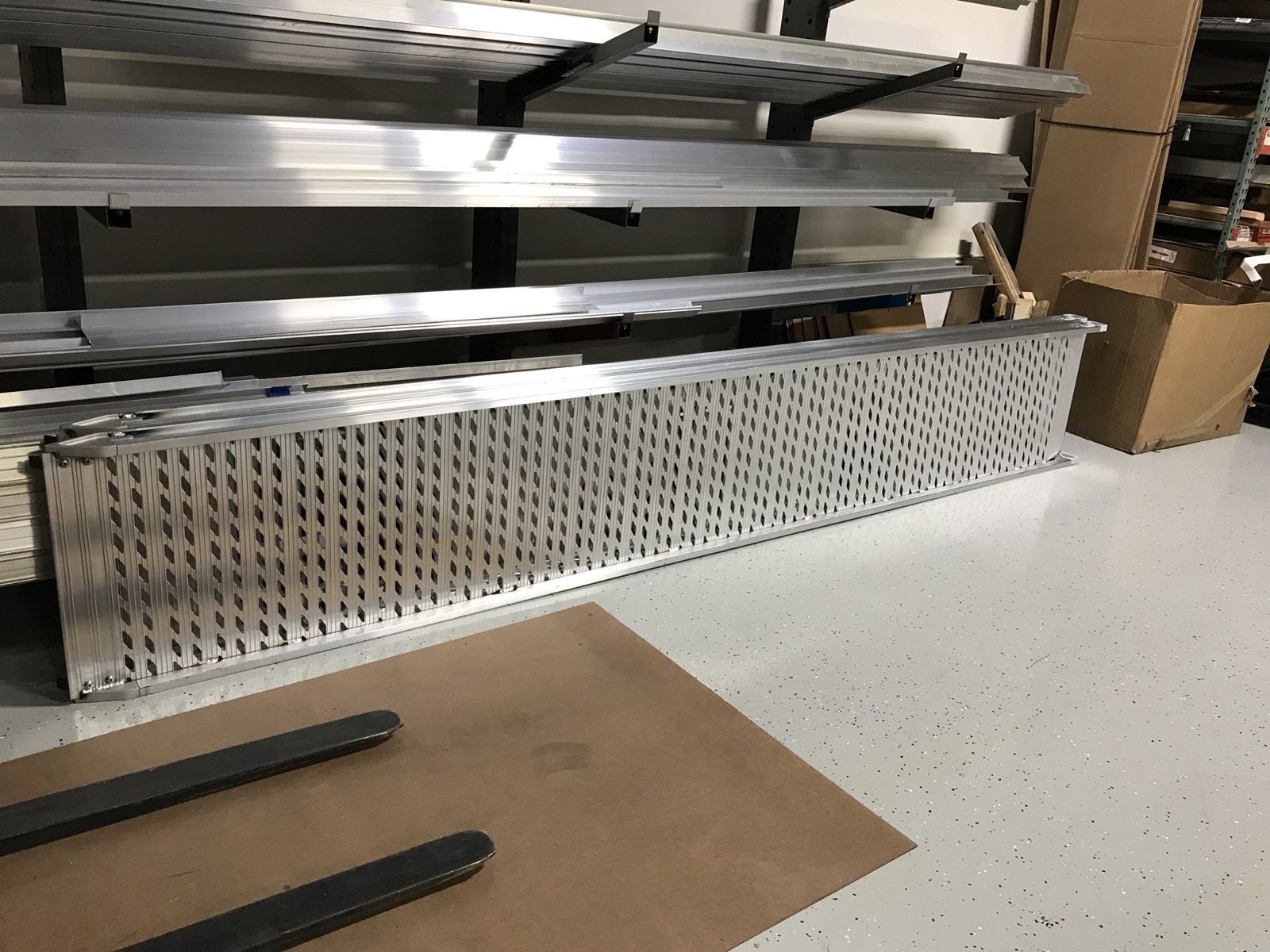 14′ Ventilated Walkramp OEM – Aluminum – Truck Trailer Morgan Supreme Kidron US