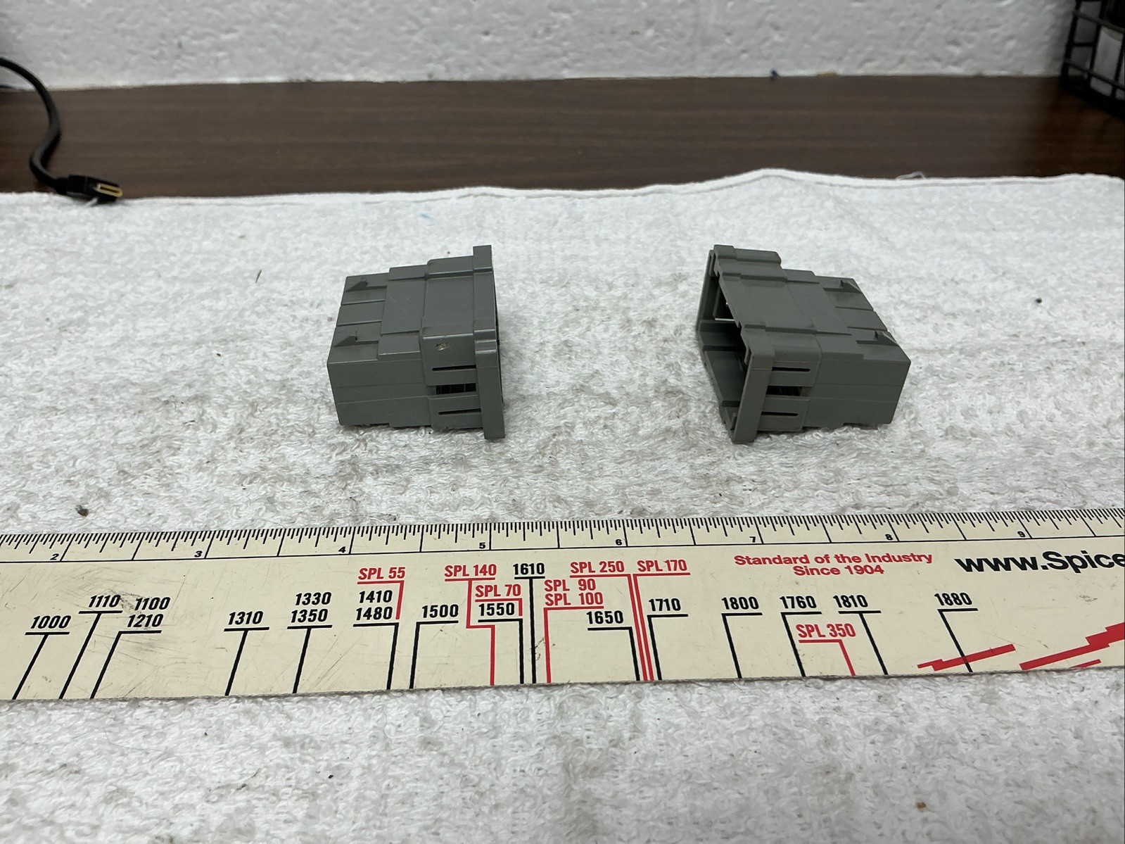 Fits Mack 967AM28 Connector