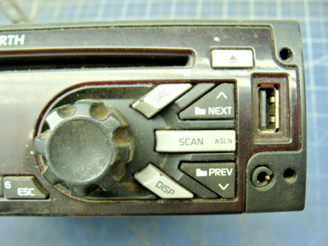 2017 KENWORTH T680 PACCAR PP105266-5403211 AM FM RADIO CD PLAYER